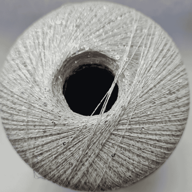 Dzija ar fliteriem, spīdumiem sudraba, balta