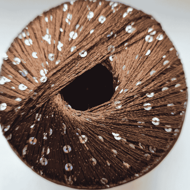 Kokvilnas dzija ar spīdu, fliteriem brūna